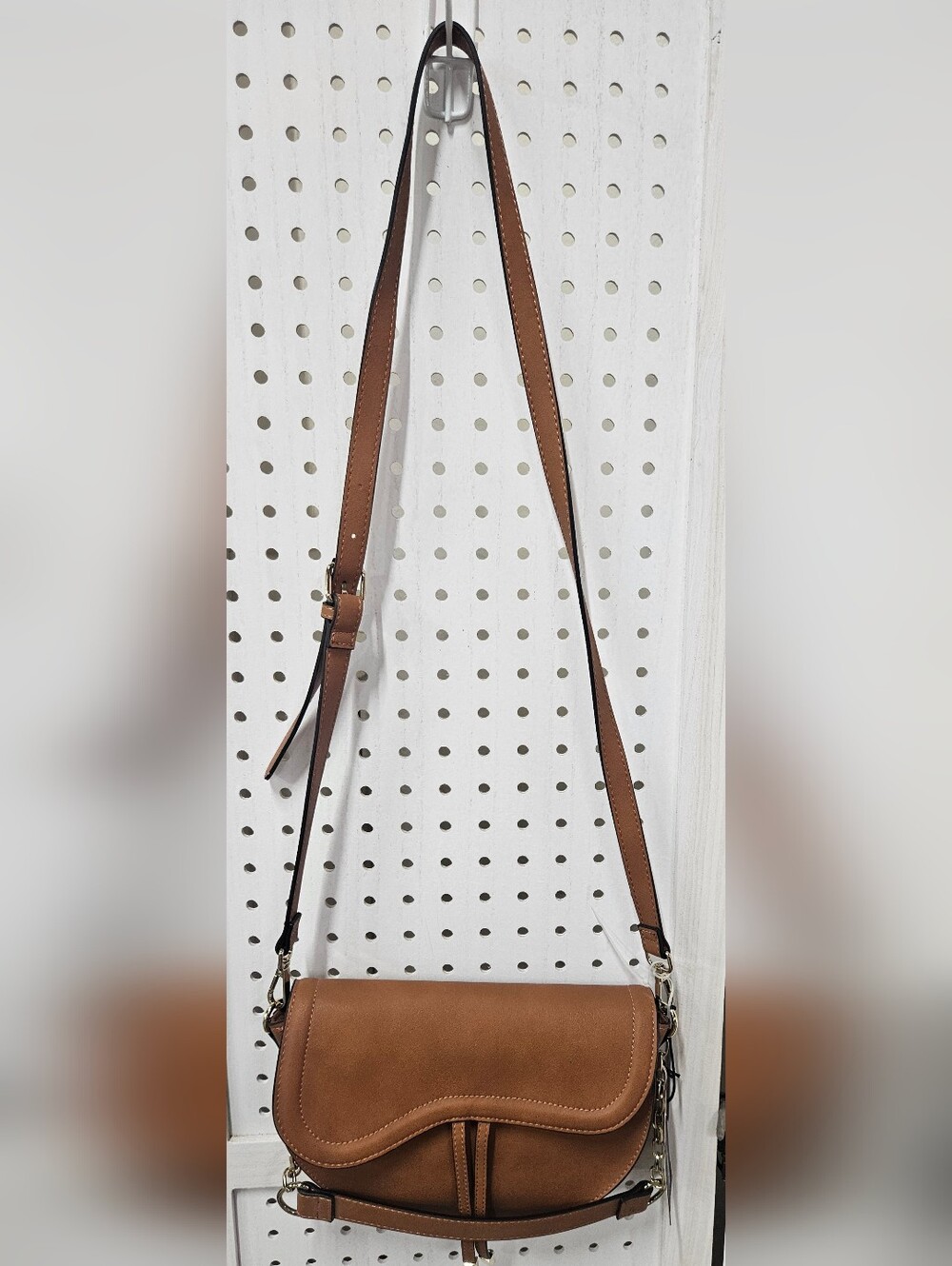 Steve Madden Tan/Brown Leather Crossbidy Handbag with Gold Chain Accent